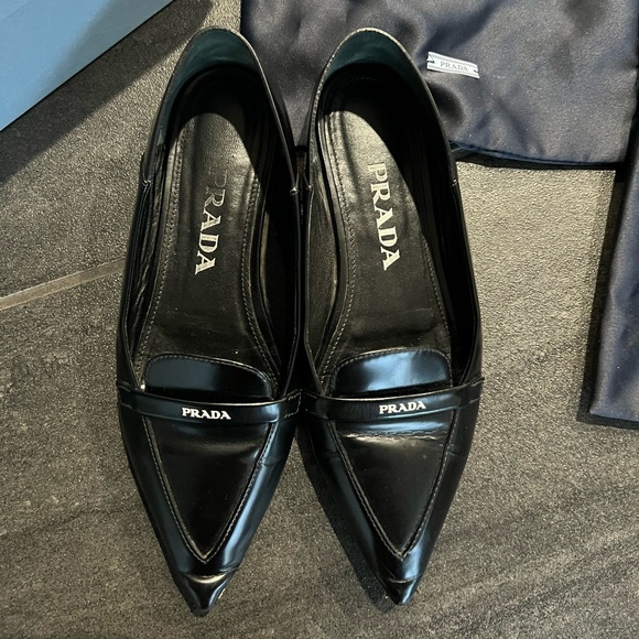 PRADA LEATHER FLATS size 36 - Picture 3 of 9